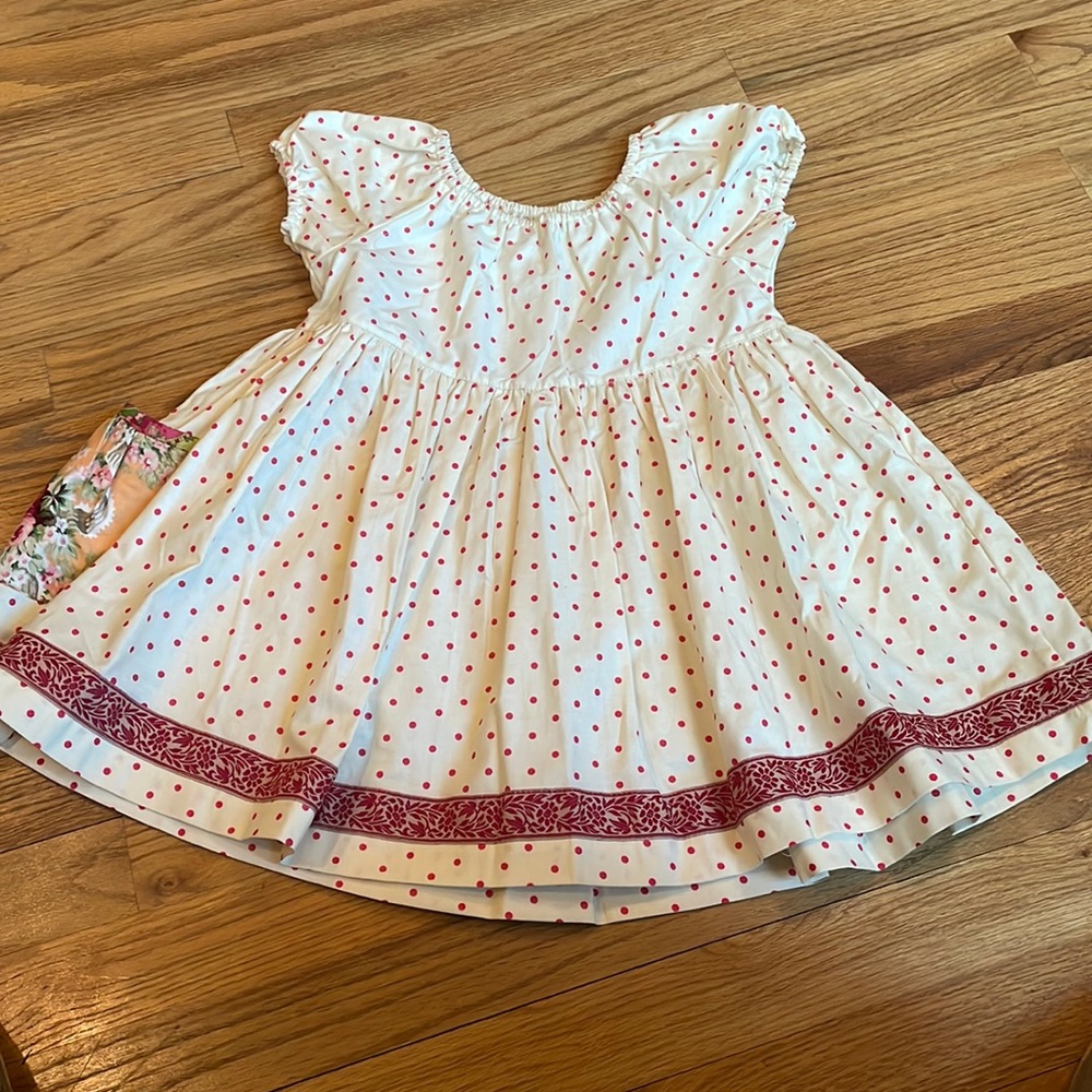 NWOT- Matilda Jane top-size 6-So sweet!